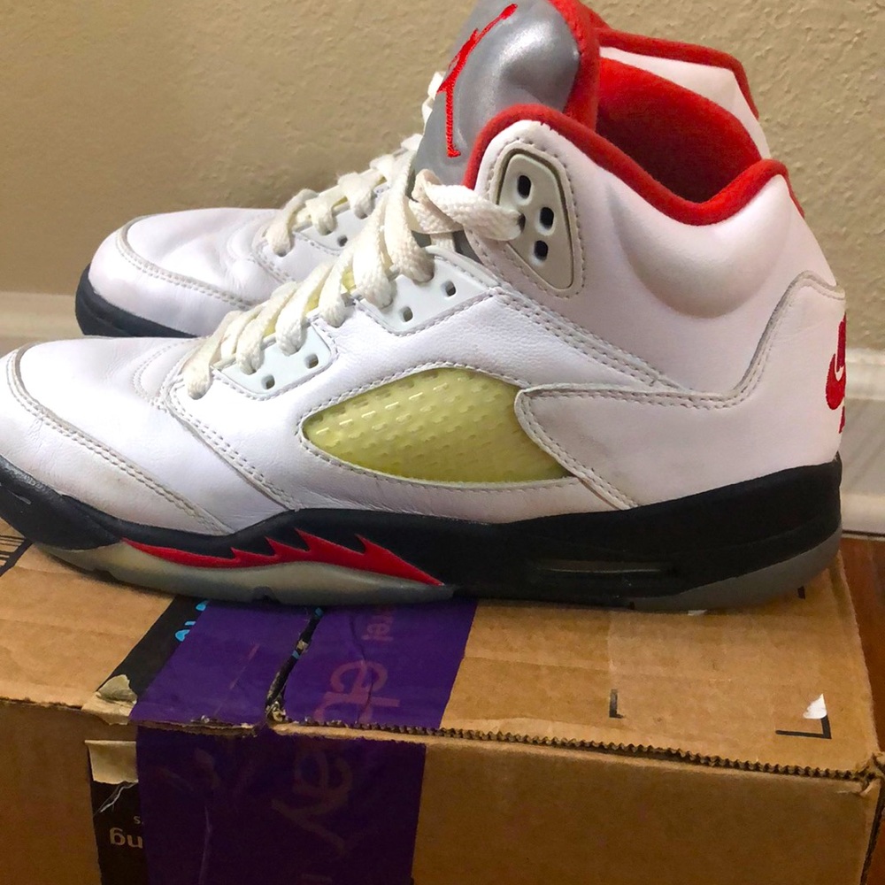 Nike Air Jordan 5 Fire Red Size 6Y